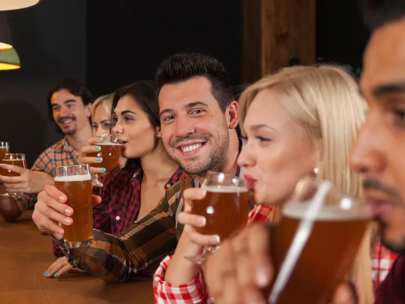 Prague: Beer Tasting Tour with 3 Pubs and Traditional Dinner