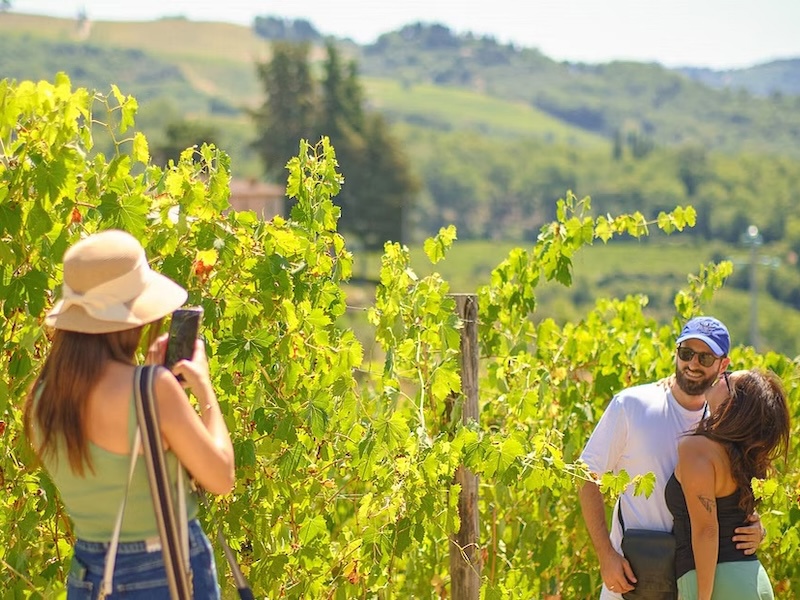 Florence: Chianti Wineries Tour with Food and Wine Tasting