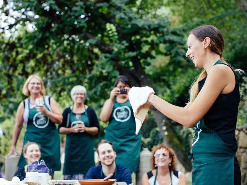 Pizza and Gelato Cooking Class in a Tuscany Farmhouse in Florence