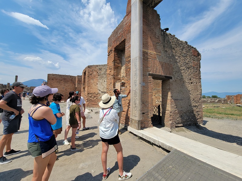 Skip the Line Pompeii Ruins Tour with Villa of Mysteries