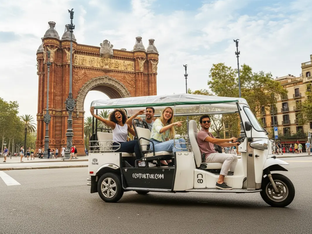Express Private Tuk Tuk Tour of Barcelona