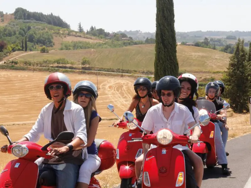 Florence to Chianti: Guided Vespa Ride with Lunch