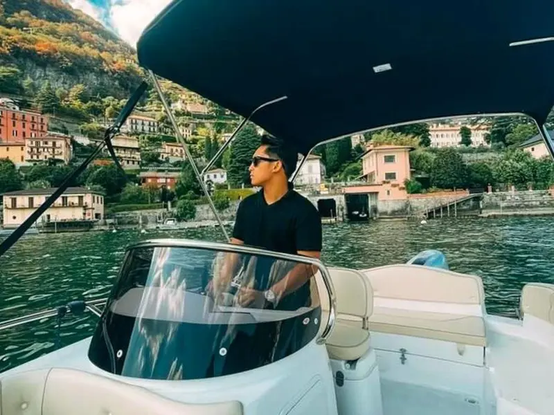 Private Lake Como Boat Rental: Self-Drive Experience