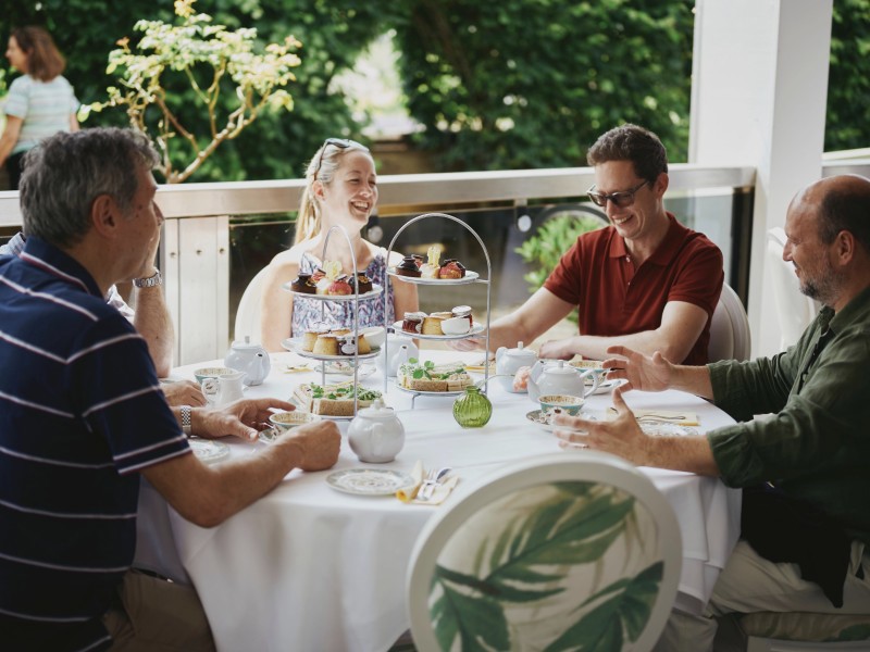 Kensington Gardens tour with Royal High Tea