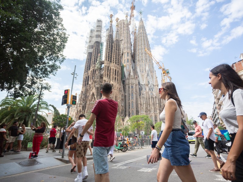 Park Güell and Sagrada Familia Small Group Tour in Barcelona
