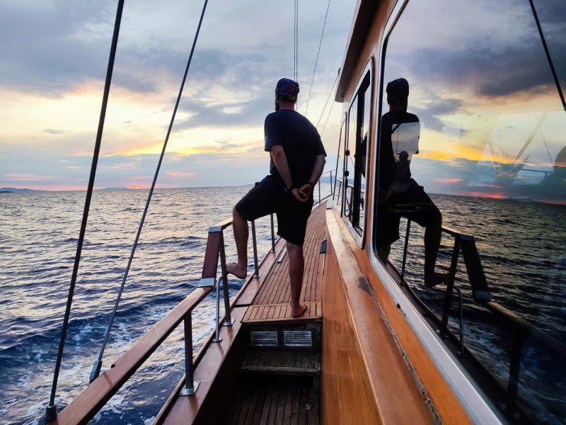 Mykonos Sunset Boat Cruise with Lunch & Drinks