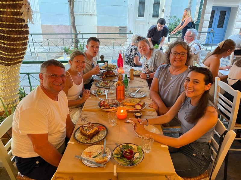 Athens by Night Walking Tour with Dinner