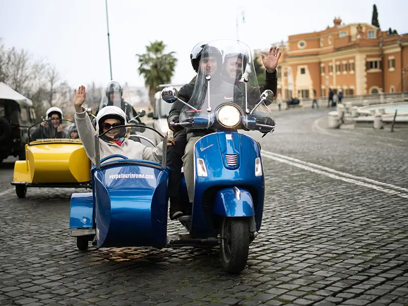 Rome Passenger Vespa Tour with a Stop for Gelato