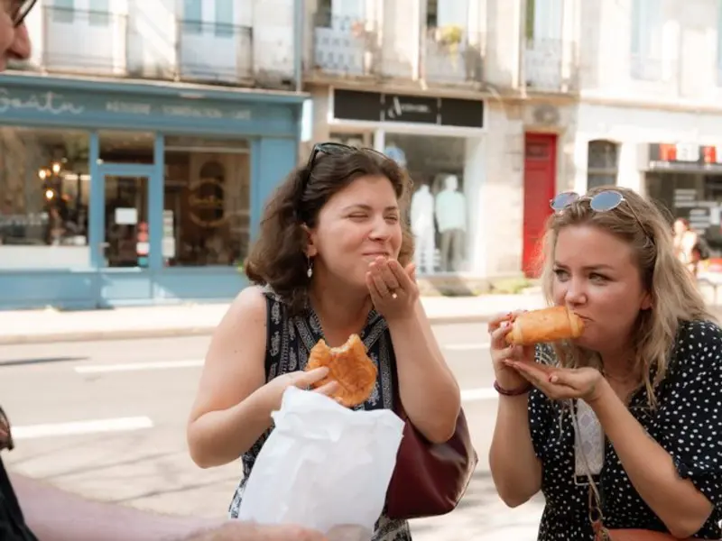 Bordeaux Market Food Tour with Wine & Tastings