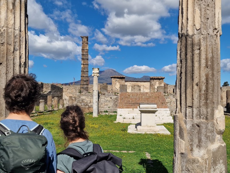 Naples Day Trip to Pompeii and Mt. Vesuvius with Lunch and Wine Tasting 