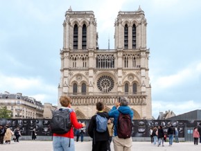 Notre Dame Access and Guided Tour of Île de la Cité