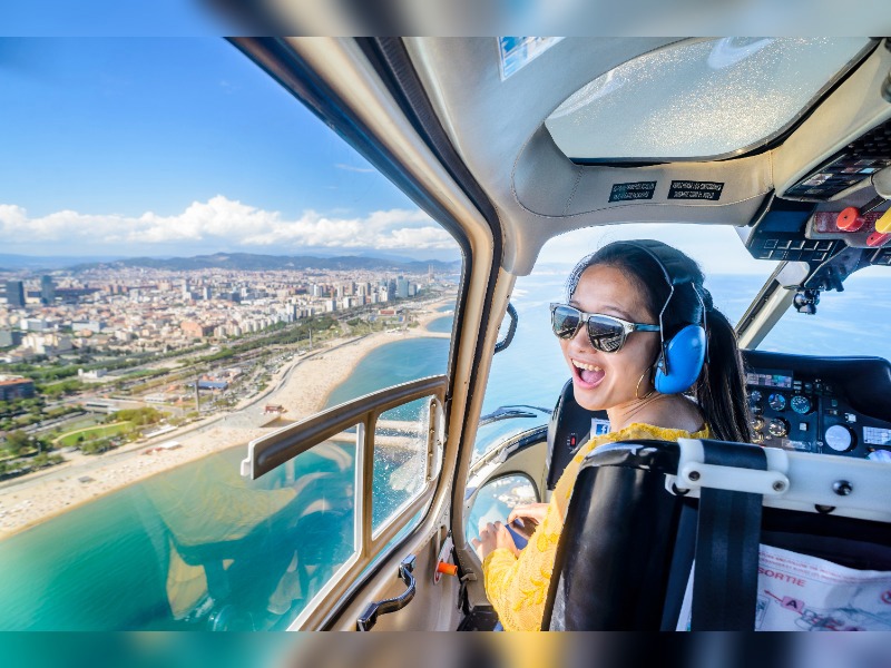 Scenic Cruise and Panoramic Helicopter Flight in Barcelona