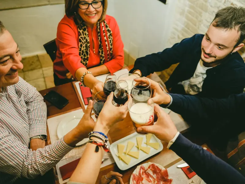 Seville Jewish Quarter Walking Tour with Tapas Lunch