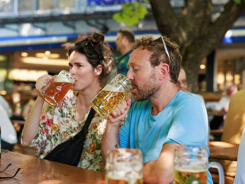 Munich: Semi-Private Old Town Market Food Tour