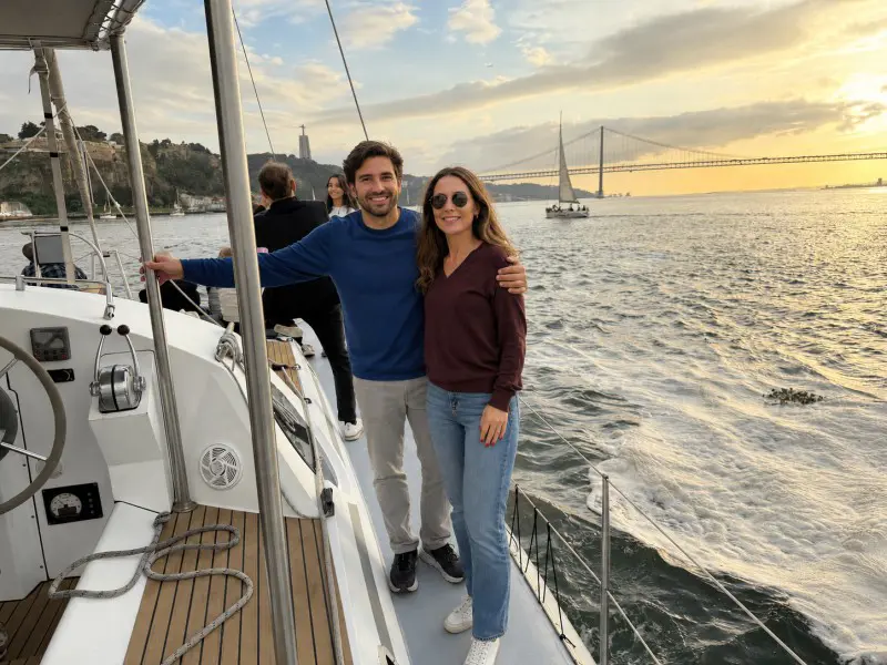Evening Lisbon Sightseeing Sailing Tour with Welcome Drink and Snacks