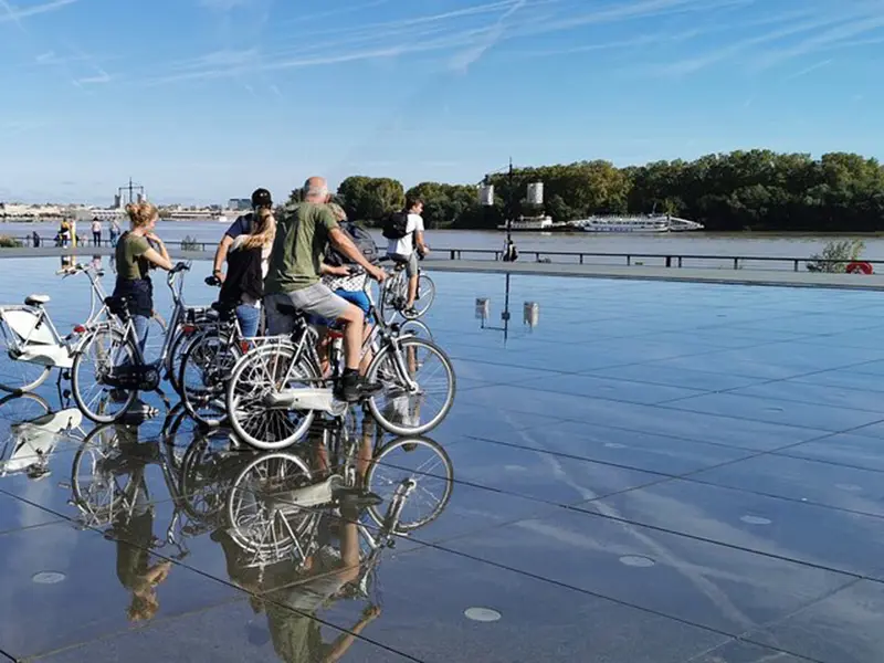 Bordeaux Bike Tour with Wine Tasting and Canelé
