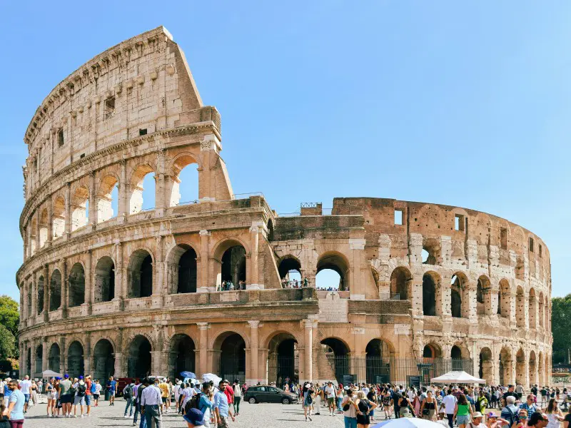 Express Colosseum Tour with Expert Storytelling Guide