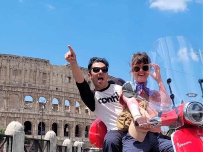 Rome by Vespa Small Group Driving Tour