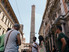 Locals’ Favorites Food Tour in Bologna 