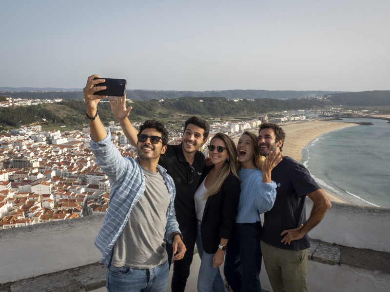 Sintra, Nazaré, and Fátima Day Trip from Lisbon