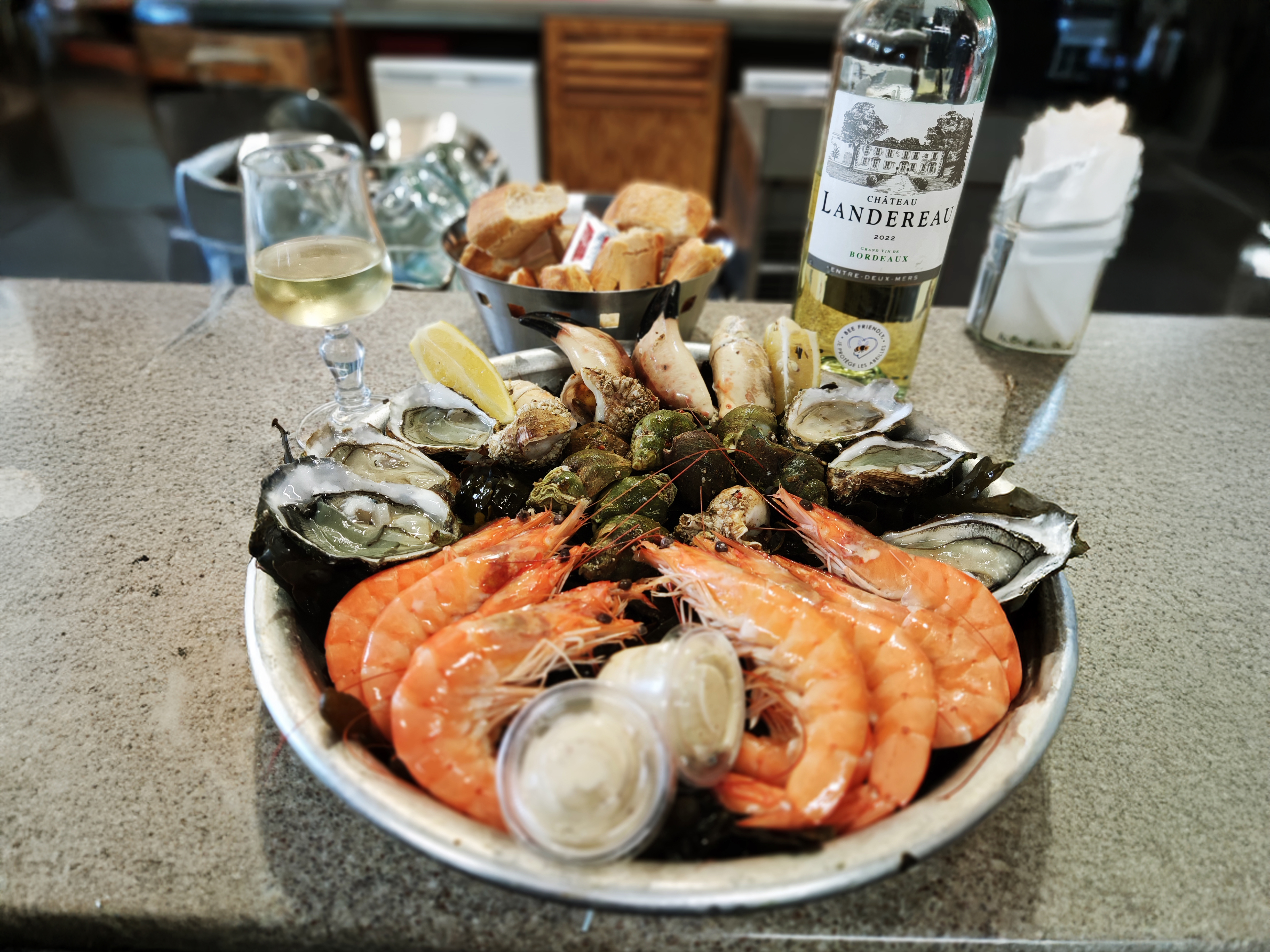 Bordeaux Market Food Tour with Wine & Tastings