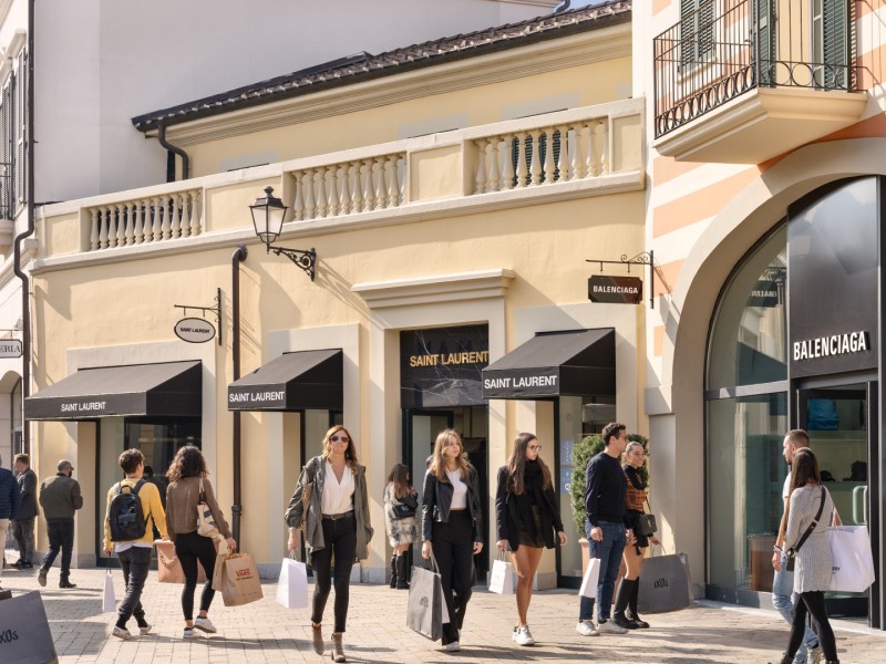 Exclusive Serravalle Outlet Shopping Experience from Milan 