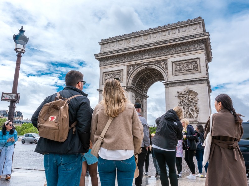 Private Arc de Triomphe and Champs-Élysées Walking Tour