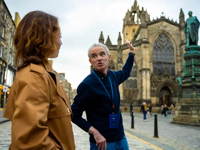 Edinburgh Walking Tour with Castle Ticket Included