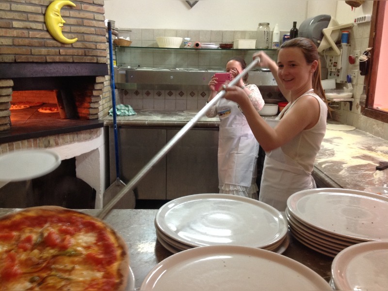 Authentic Pizza Making Class in Taormina