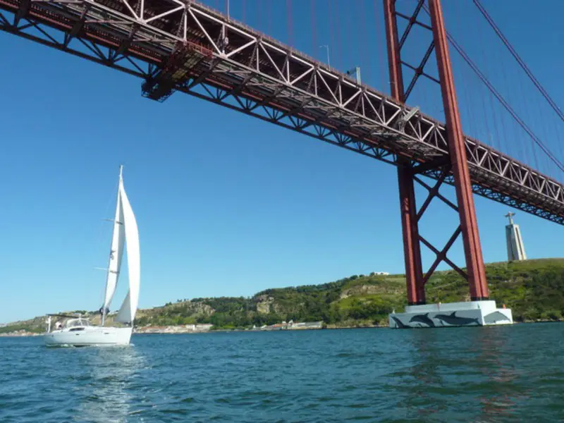 Tagus River Morning Sailing Tour from Lisbon