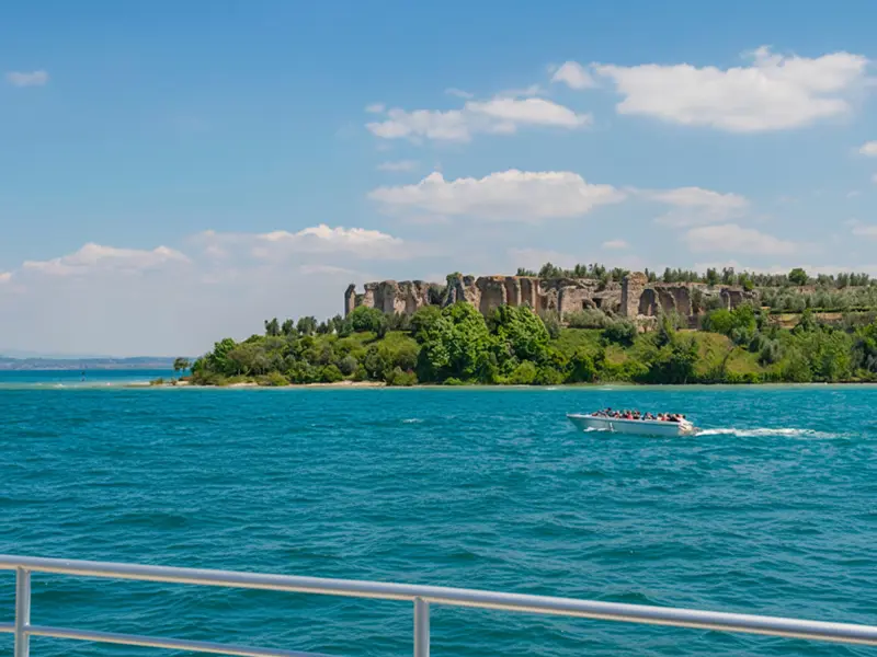 From Verona: Lake Garda Boat Cruise and Sirmione with Spritz Tasting