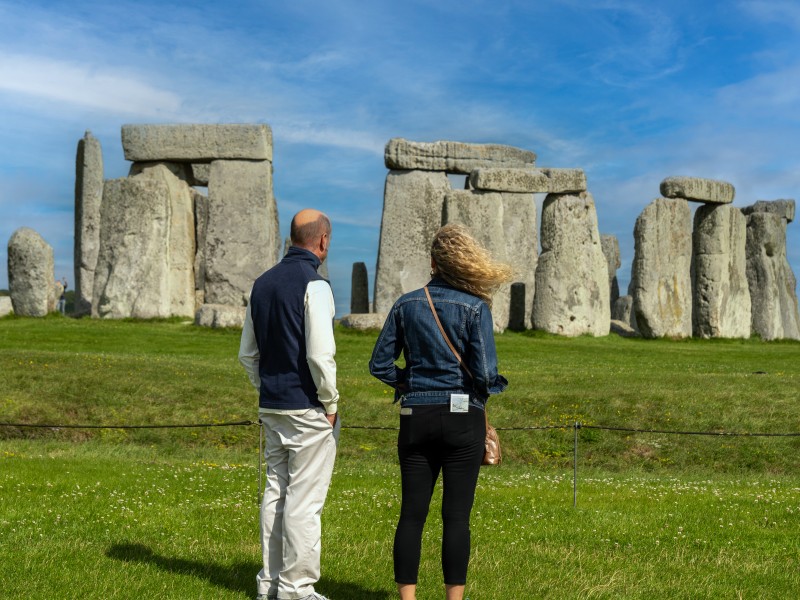 Windsor, Stonehenge, & Bath Full-Day Tour with Lacock Pub Lunch from London