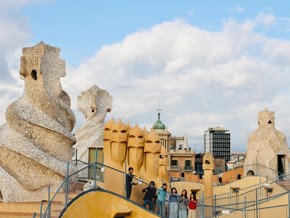 The 3 Gaudí Houses Guided Tour in Barcelona 