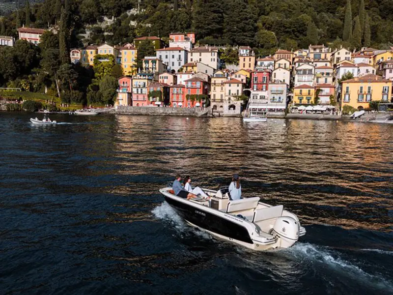Private Lake Como Boat Tour with On Shore Villa del Balbianello Visit