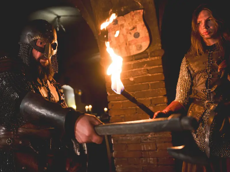 Prague to Dětenice: Medieval Castle, Dinner, Brewery and Show