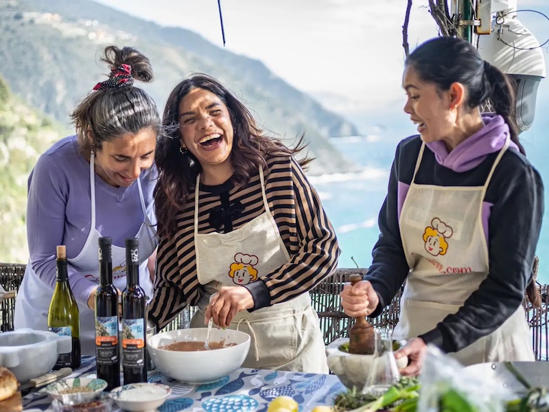 Small Group Pesto Cooking Class in Riomaggiore