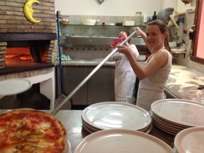 Authentic Pizza Making Class in Taormina New Tour