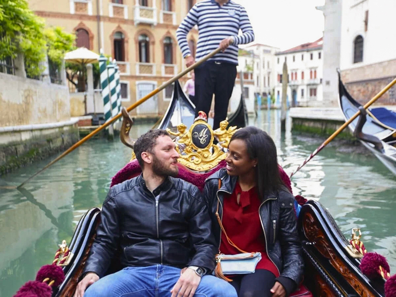 Skip-the-Line Doge's Palace Tour with Gondola Ride