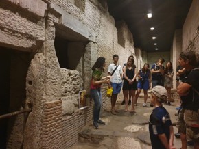 Naples Walking Tour with Special Access to Underground Ruins