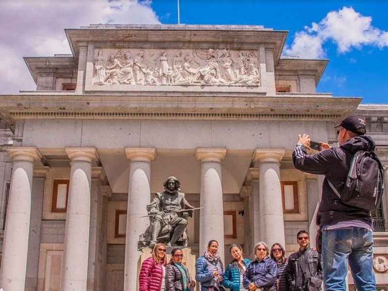 Prado Museum Guided Tour with Tapas Tasting in Madrid