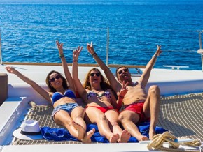 Half Day Santorini Catamaran Cruise with Meal, Swim Stops and Drinks