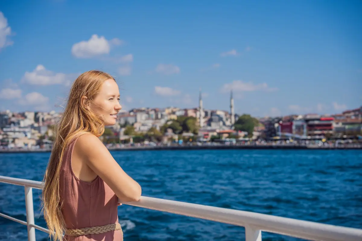 Istanbul: Bosphorus Sightseeing Cruise with Sunset Option