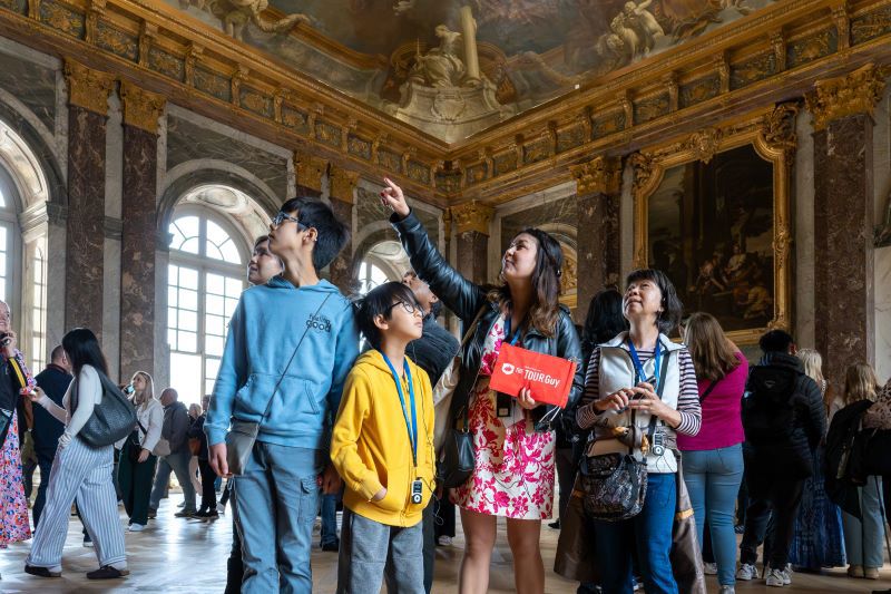 Versailles Palace and Gardens Guided Tour with Skip-the-Line