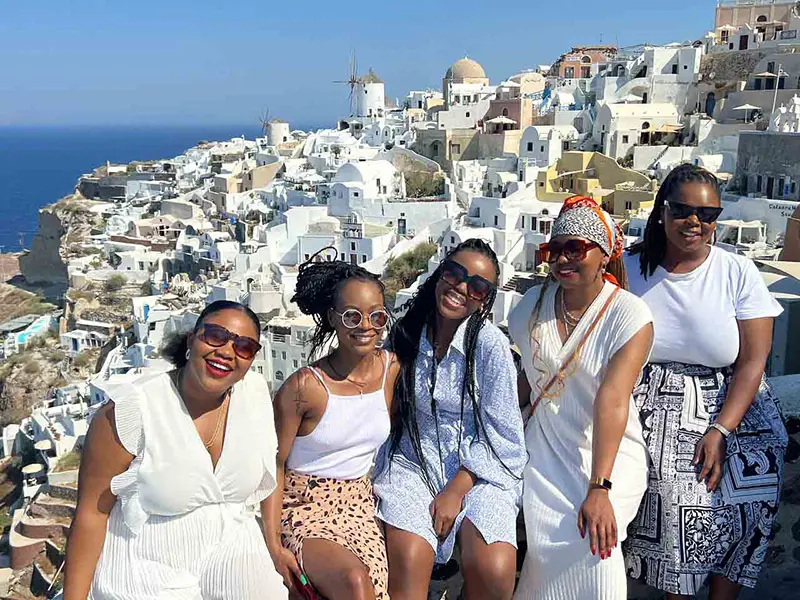Complete Santorini Island Loop Tour by Minivan