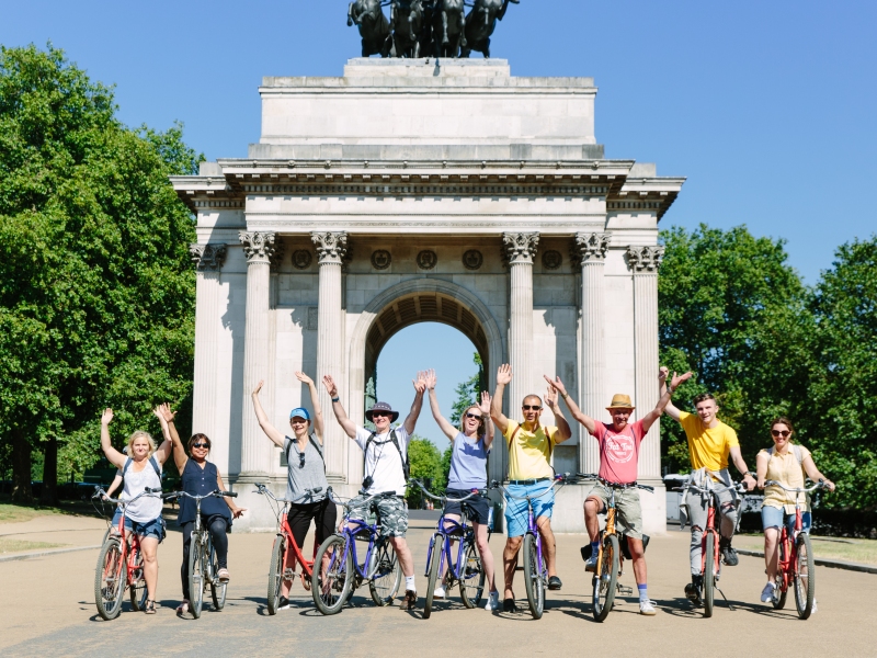 Royal London Bike Tour with Thames River Cruise