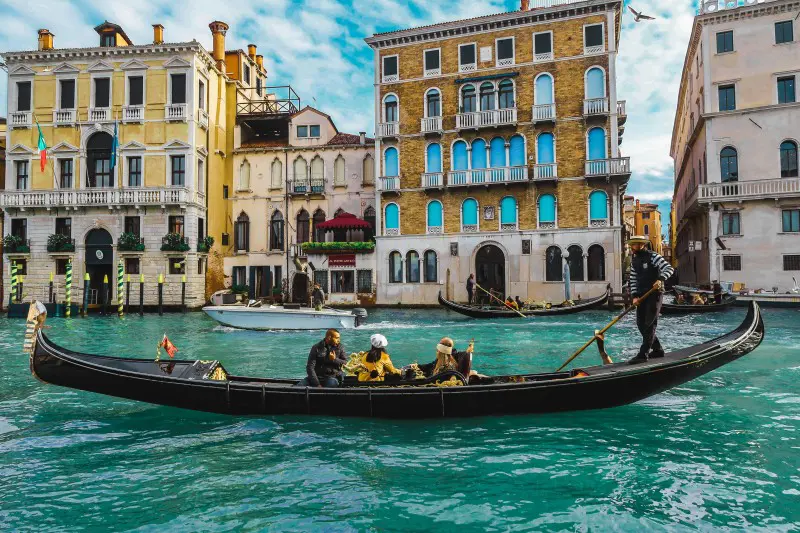 Charming Shared Gondola Ride in Venice
