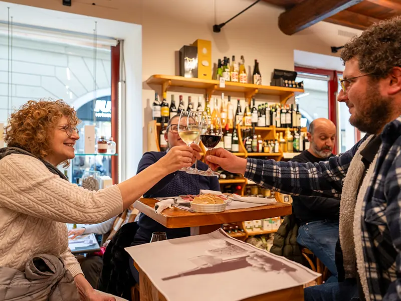 Lake Como: Small Group Food Walking Tour 