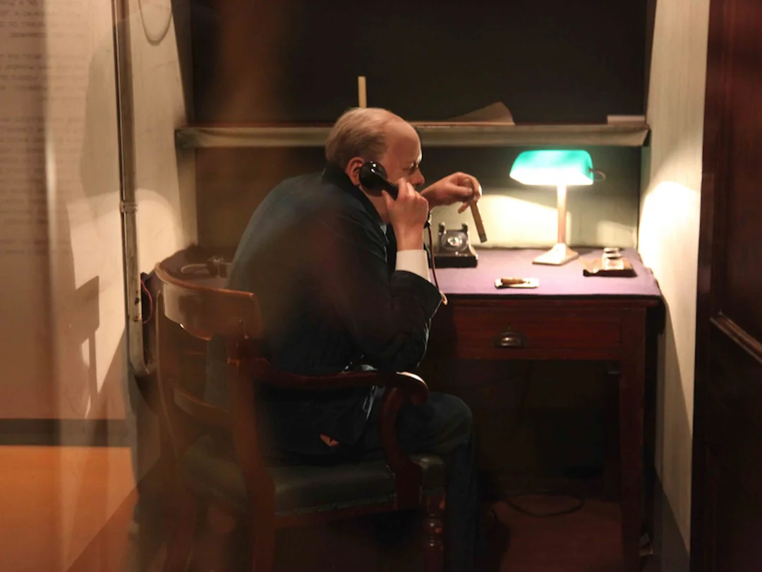 churchill in war room