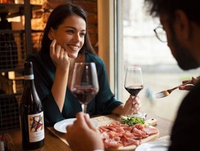 Milan Semi Private Guided Tour with Duomo Rooftop & Wine Tasting 