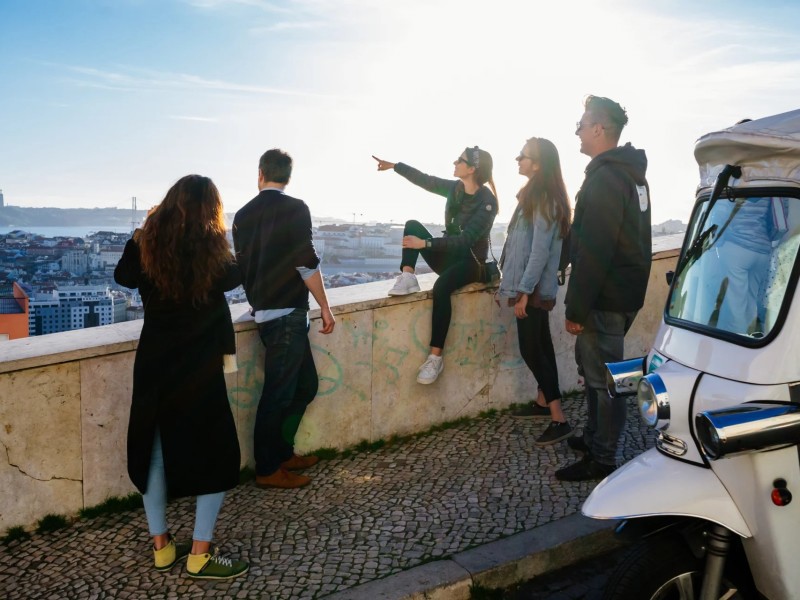 Lisbon Food and Sightseeing Tour by Tuk Tuk